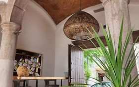 Tres Fuentes Dickinson Hotel Boutique